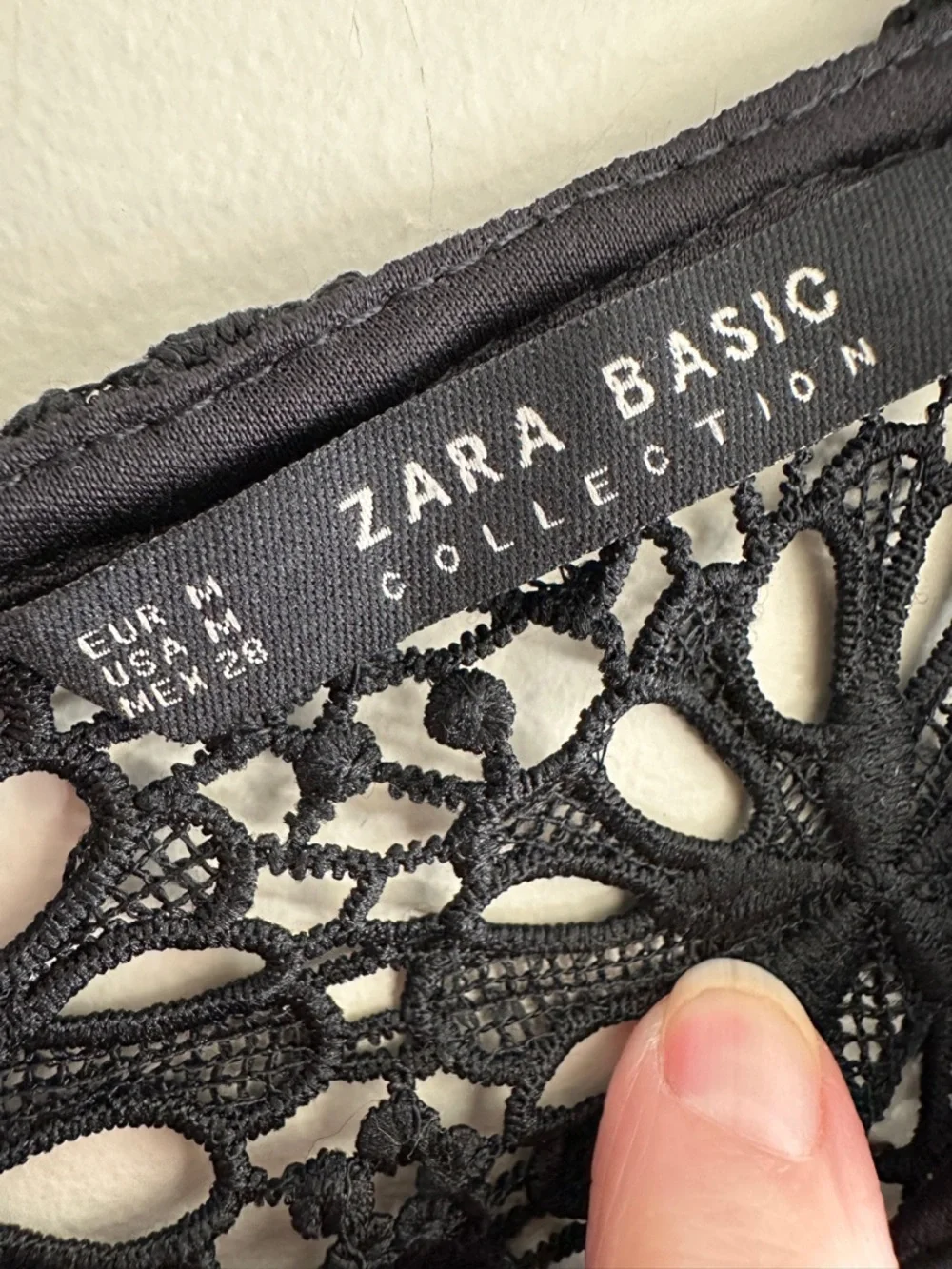 Zara Basic  Black Floral Lace Short Sleeve Mini Dress - Picture 3 of 10